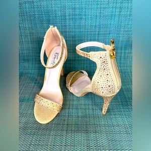 Elegant Camille La Vie heels, color gold,